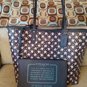 🌸Authentic Coach Reversible Tote🌸